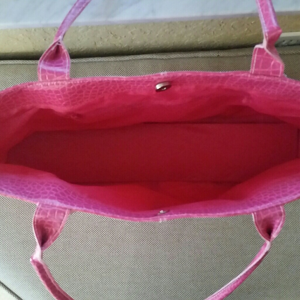Pink tote... - Picture 3 of 4